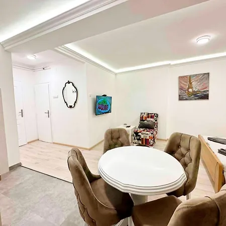 Apartament Modern Renovated *